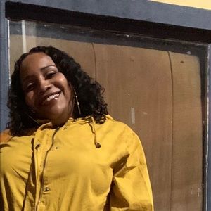 Meet your Posher, Unashia